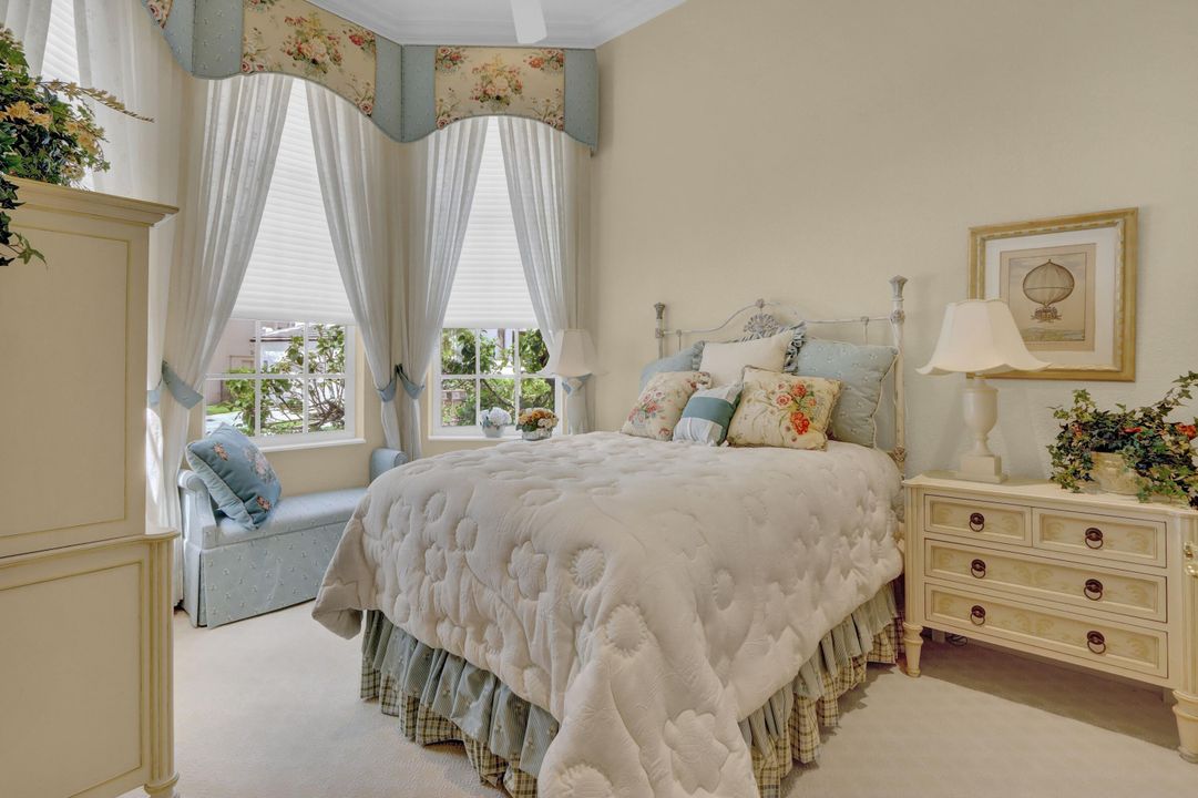 For Rent: $12,500 (3 beds, 2 baths, 2540 Square Feet)