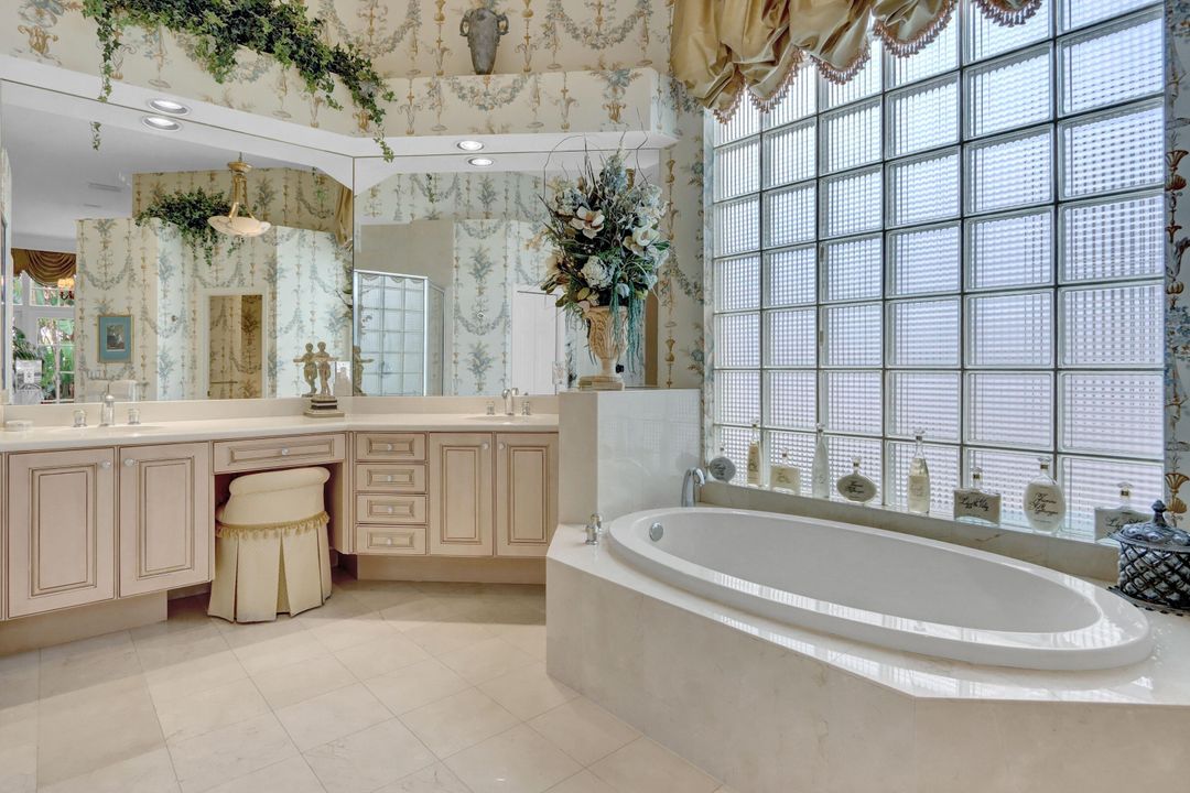 For Rent: $12,500 (3 beds, 2 baths, 2540 Square Feet)