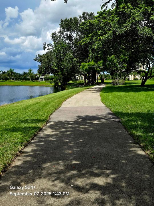 For Sale: $102,500 (1 beds, 2 baths, 925 Square Feet)