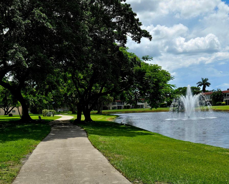 For Sale: $102,500 (1 beds, 2 baths, 925 Square Feet)