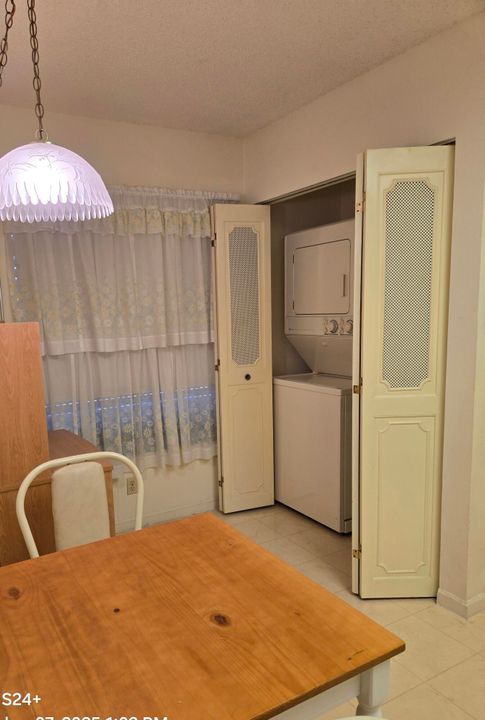 For Sale: $102,500 (1 beds, 2 baths, 925 Square Feet)