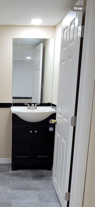 For Rent: $1,300 (1 beds, 1 baths, 700 Square Feet)