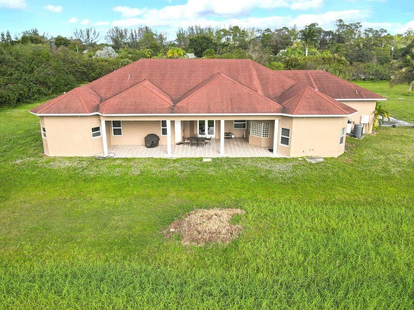 出租: $5,300 (5 贝兹, 4 浴室, 4619 平方英尺)