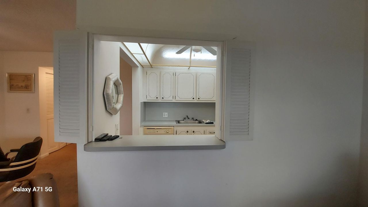 待售: $70,000 (1 贝兹, 1 浴室, 720 平方英尺)