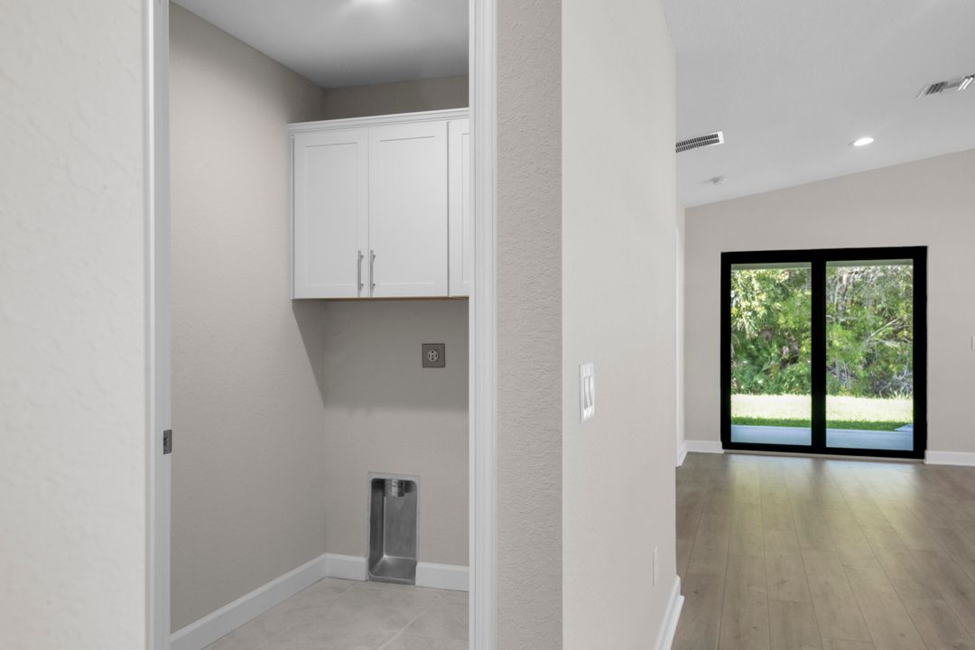 Active With Contract: $315,000 (3 beds, 2 baths, 1753 Square Feet)