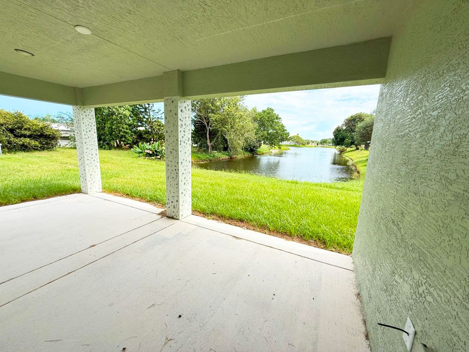 Active With Contract: $315,000 (3 beds, 2 baths, 1753 Square Feet)