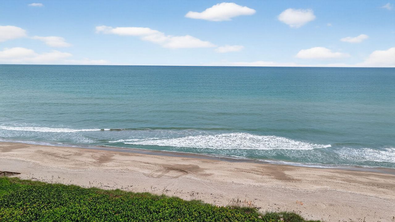 For Sale: $599,000 (2 beds, 2 baths, 1209 Square Feet)