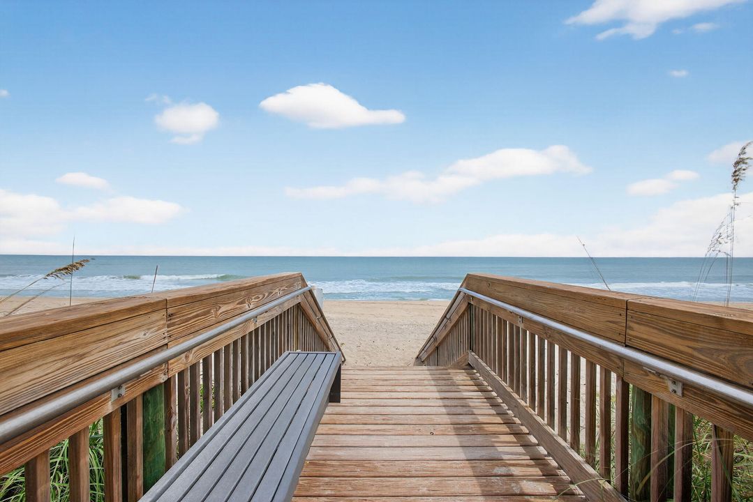 For Sale: $599,000 (2 beds, 2 baths, 1209 Square Feet)