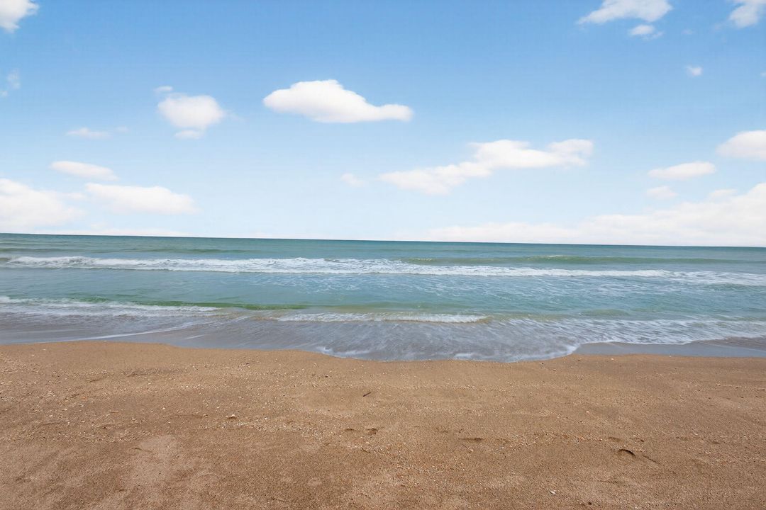 For Sale: $599,000 (2 beds, 2 baths, 1209 Square Feet)