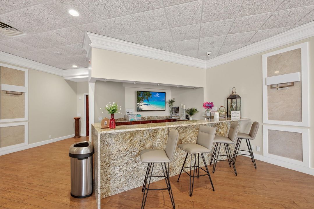 For Sale: $599,000 (2 beds, 2 baths, 1209 Square Feet)