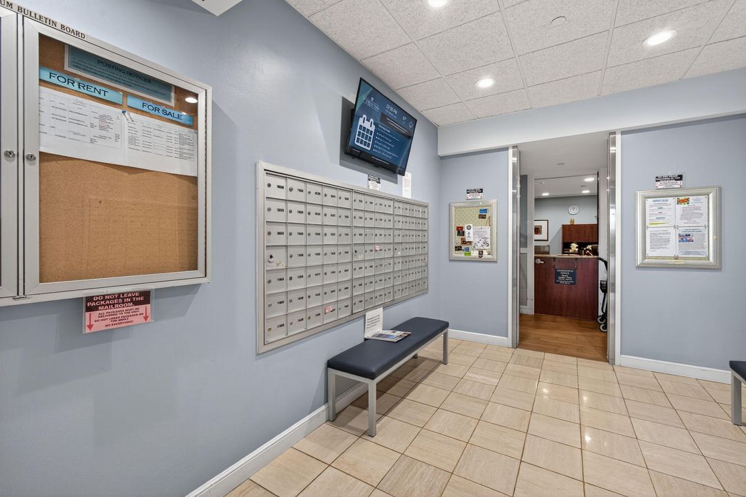 For Sale: $599,000 (2 beds, 2 baths, 1209 Square Feet)