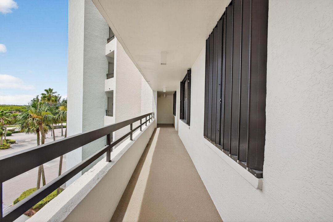 For Sale: $599,000 (2 beds, 2 baths, 1209 Square Feet)