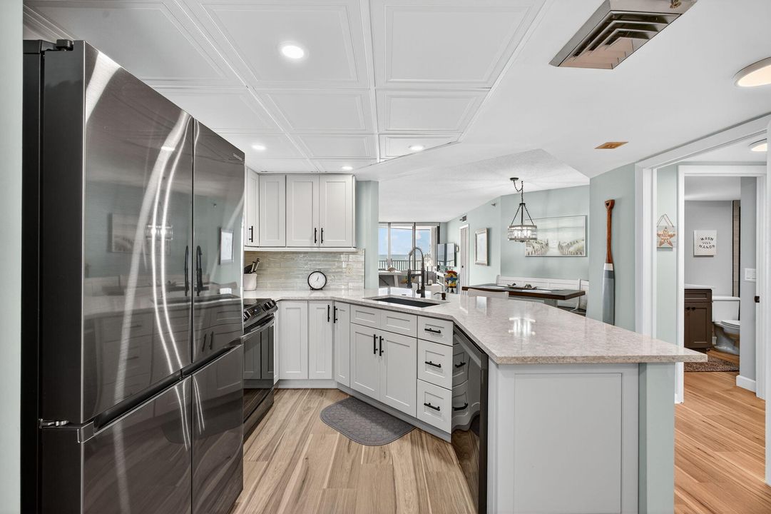 For Sale: $599,000 (2 beds, 2 baths, 1209 Square Feet)