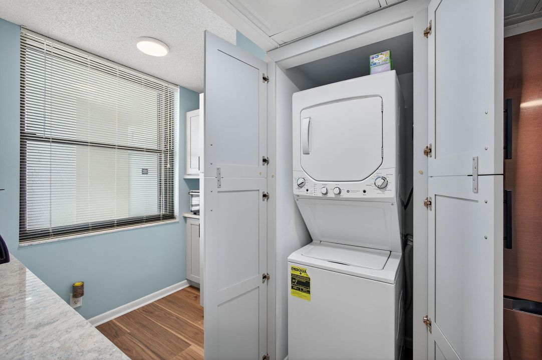 For Sale: $599,000 (2 beds, 2 baths, 1209 Square Feet)