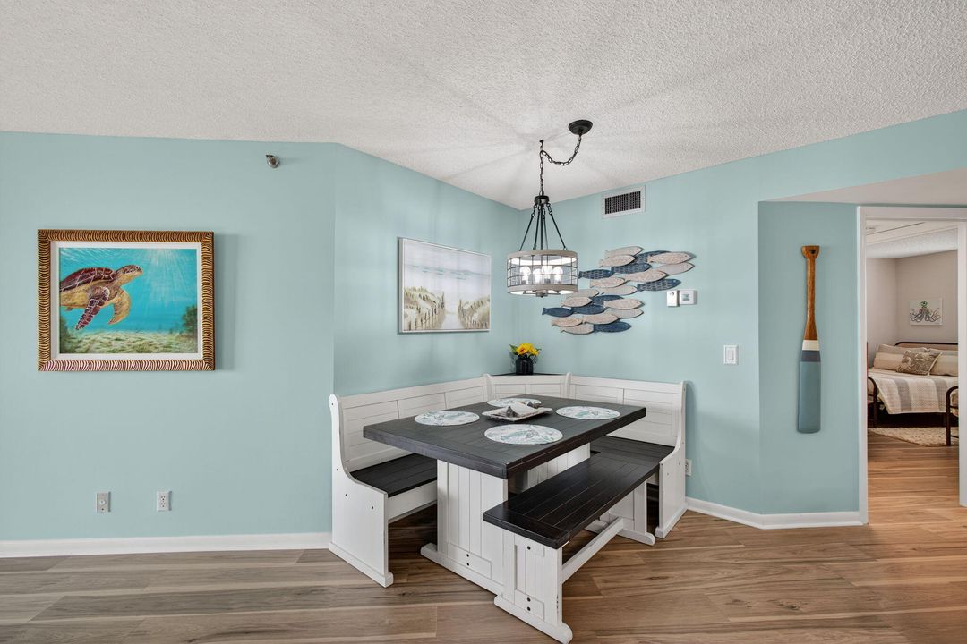 For Sale: $599,000 (2 beds, 2 baths, 1209 Square Feet)