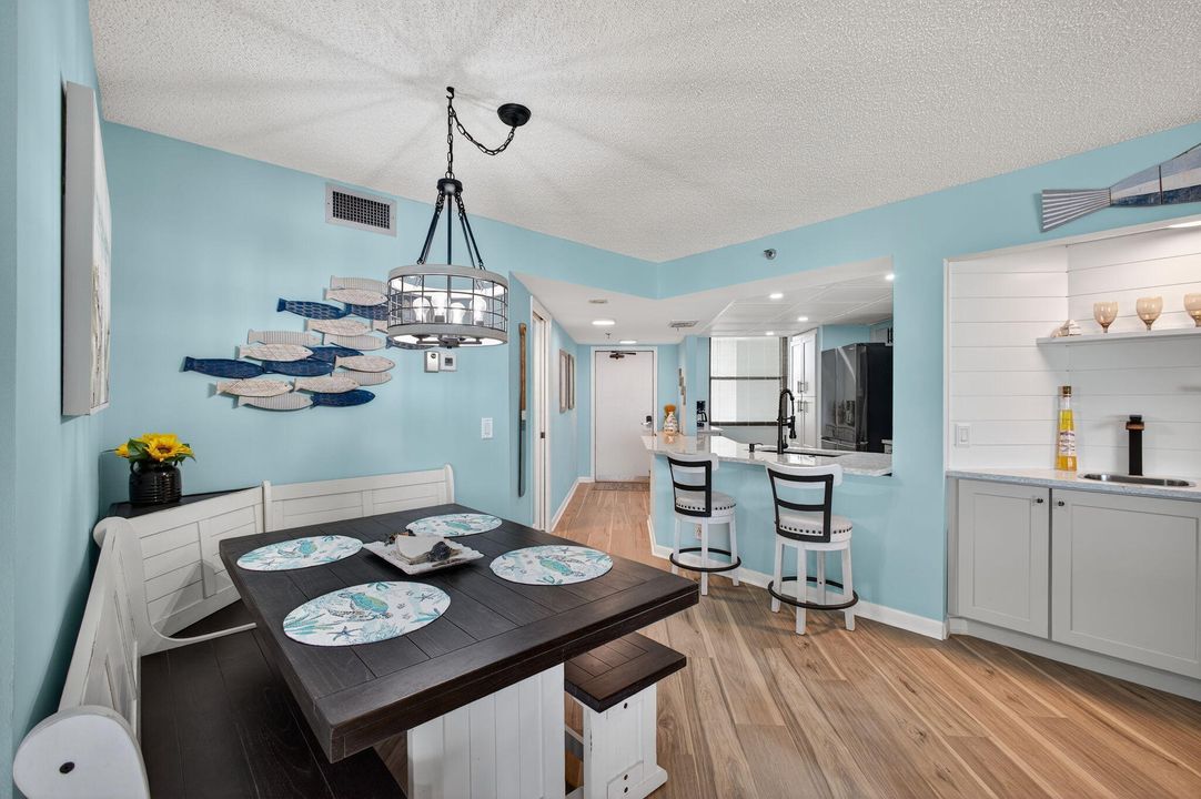 For Sale: $599,000 (2 beds, 2 baths, 1209 Square Feet)