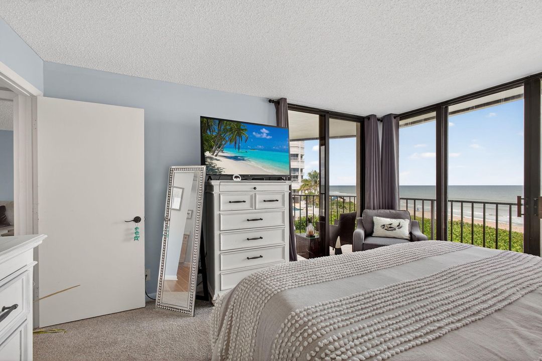 For Sale: $599,000 (2 beds, 2 baths, 1209 Square Feet)