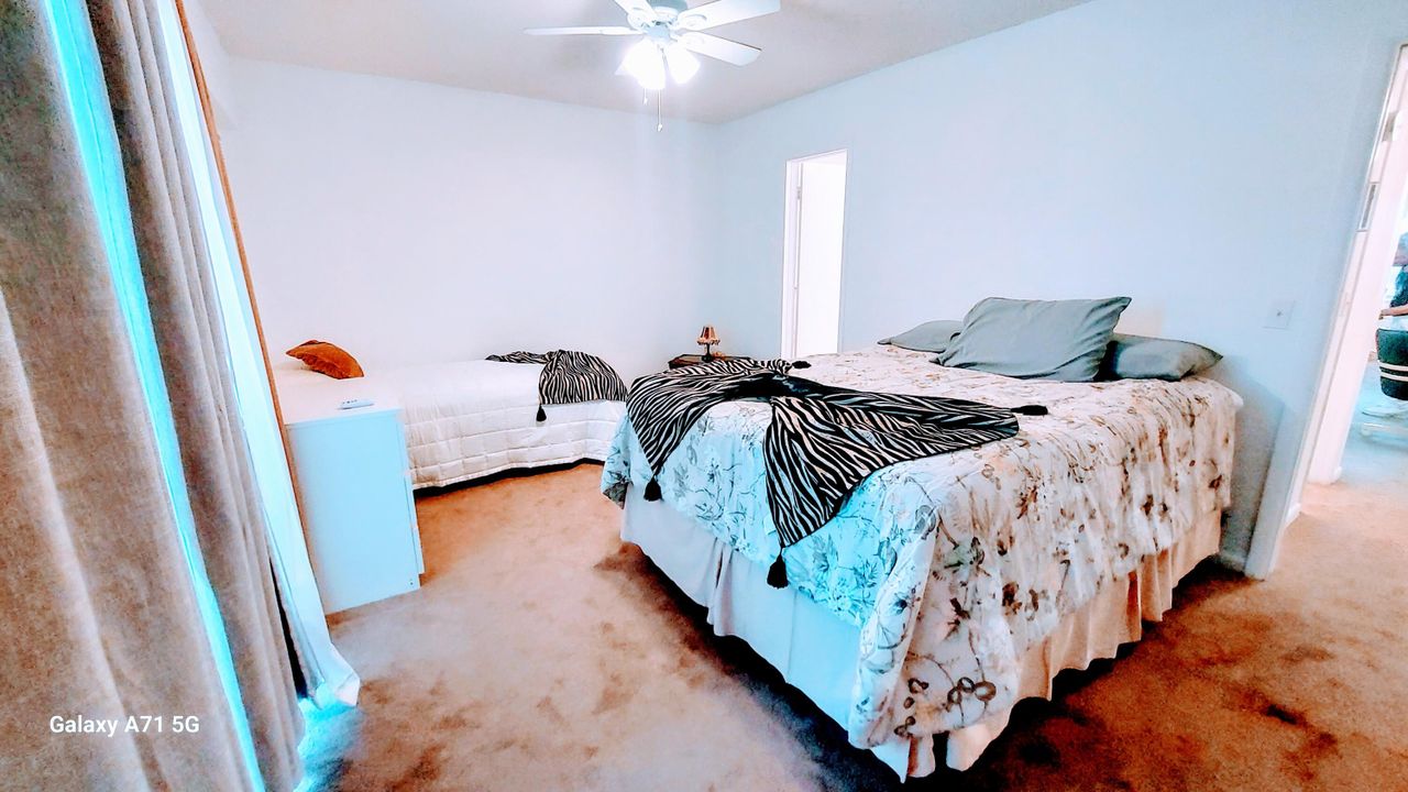 待售: $70,000 (1 贝兹, 1 浴室, 720 平方英尺)