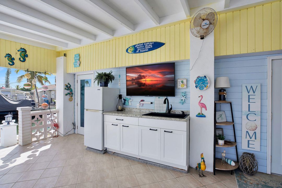 Под контрактом: $699,000 (2 спален, 2 ванн, 684 Квадратных фут)