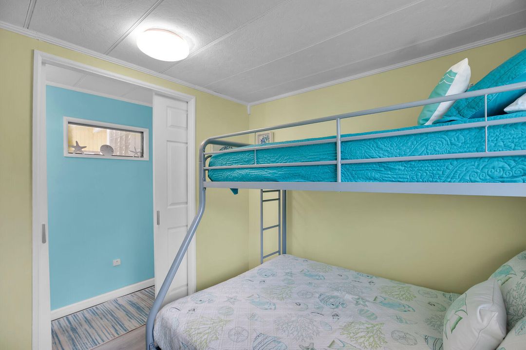 Под контрактом: $699,000 (2 спален, 2 ванн, 684 Квадратных фут)