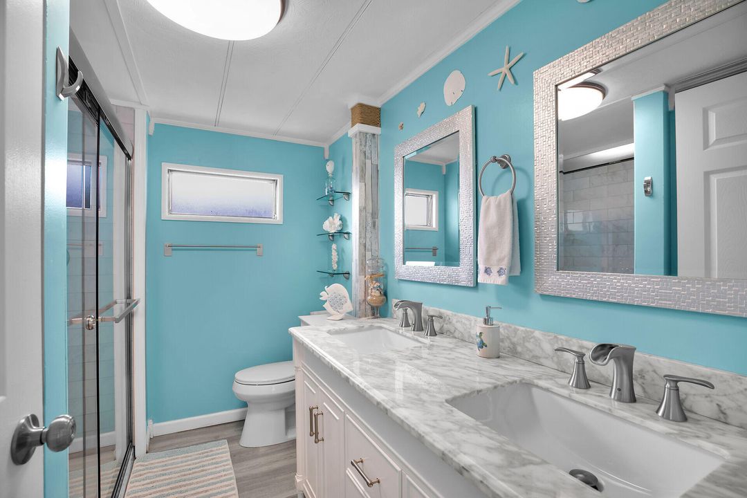 Под контрактом: $699,000 (2 спален, 2 ванн, 684 Квадратных фут)