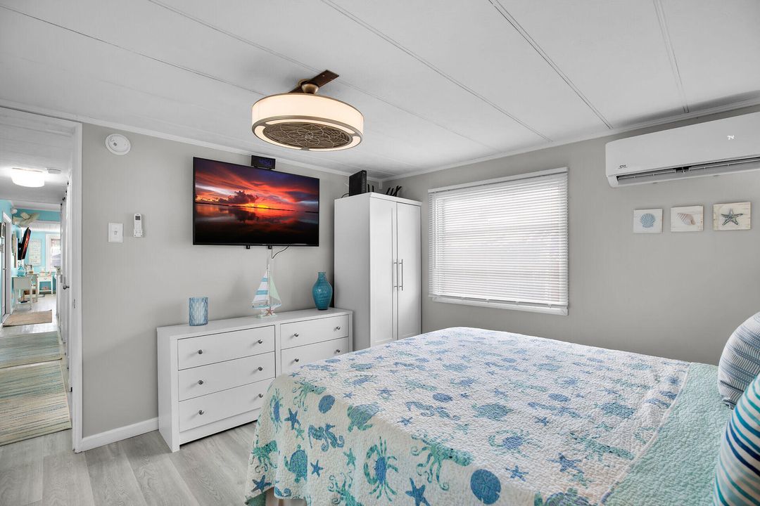 Под контрактом: $699,000 (2 спален, 2 ванн, 684 Квадратных фут)