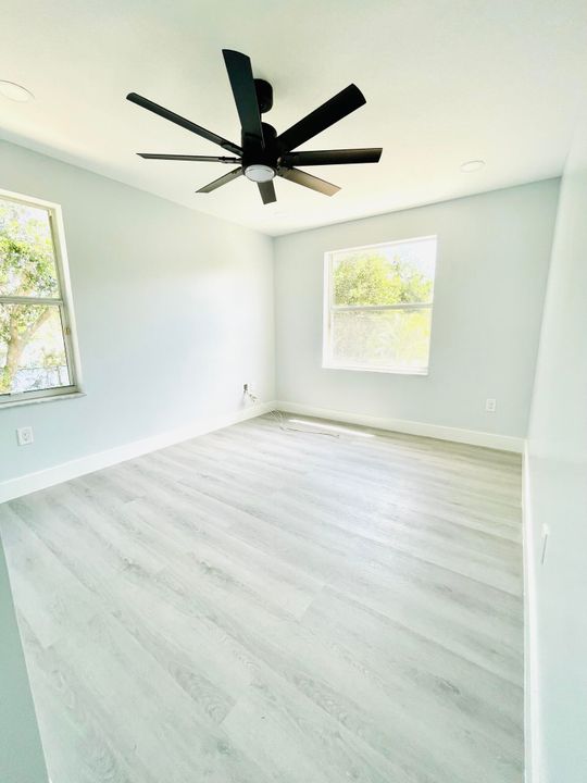 For Rent: $3,800 (4 beds, 2 baths, 2003 Square Feet)