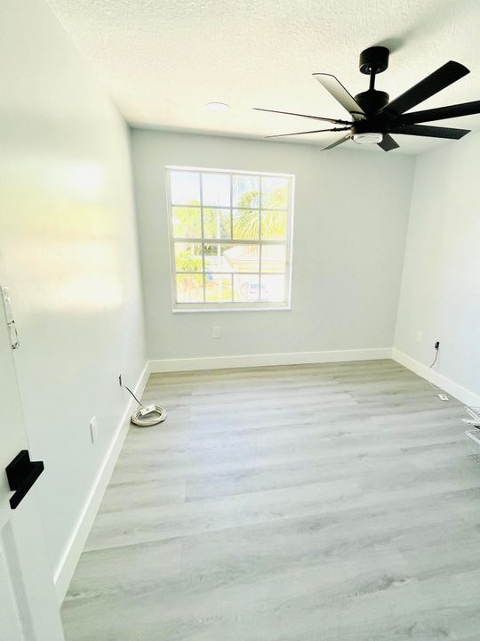 For Rent: $3,800 (4 beds, 2 baths, 2003 Square Feet)