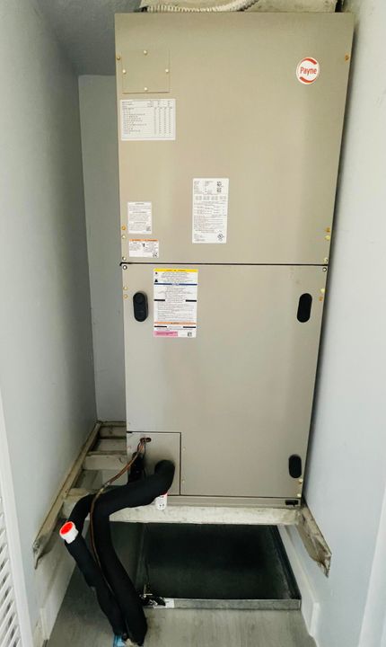 For Rent: $3,800 (4 beds, 2 baths, 2003 Square Feet)