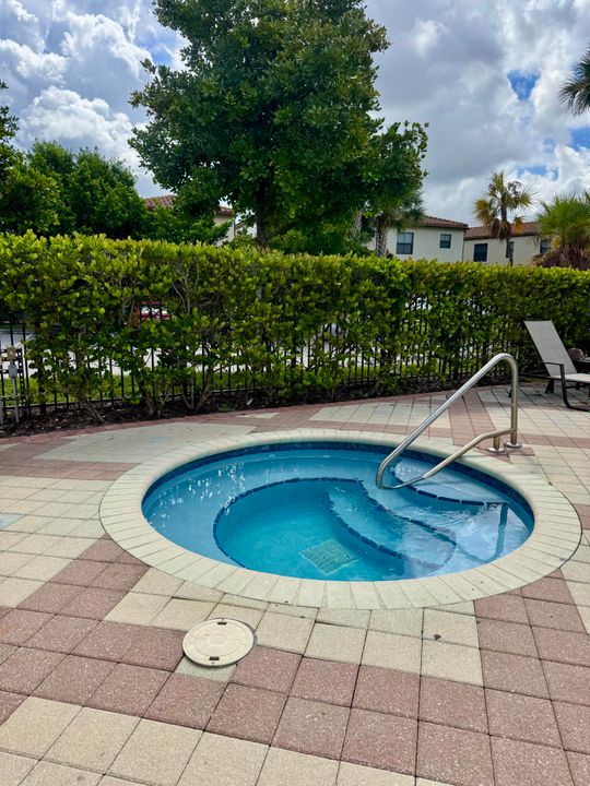 待售: $397,900 (3 贝兹, 2 浴室, 1437 平方英尺)