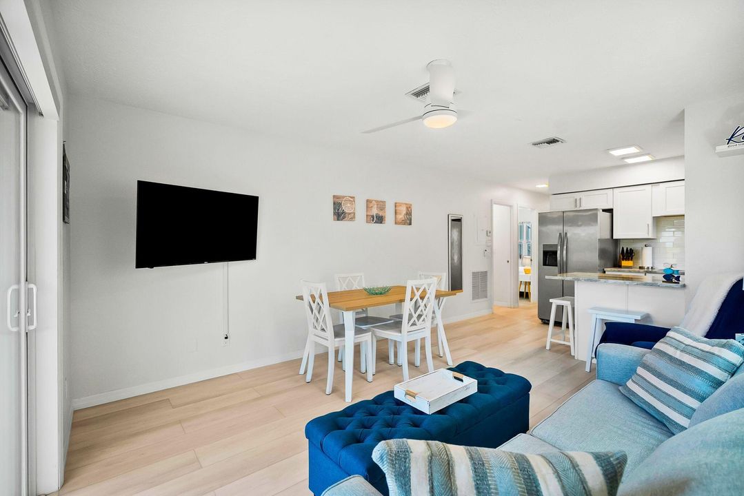 Под контрактом: $1,800 (2 спален, 1 ванн, 1200 Квадратных фут)