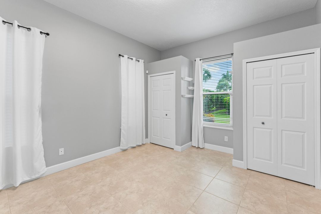 合同活跃: $485,000 (3 贝兹, 3 浴室, 1870 平方英尺)