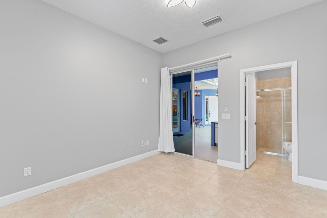 合同活跃: $485,000 (3 贝兹, 3 浴室, 1870 平方英尺)