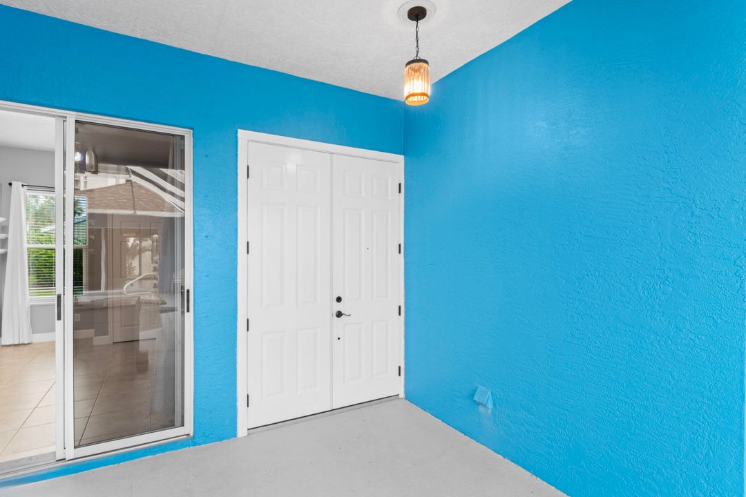 合同活跃: $485,000 (3 贝兹, 3 浴室, 1870 平方英尺)