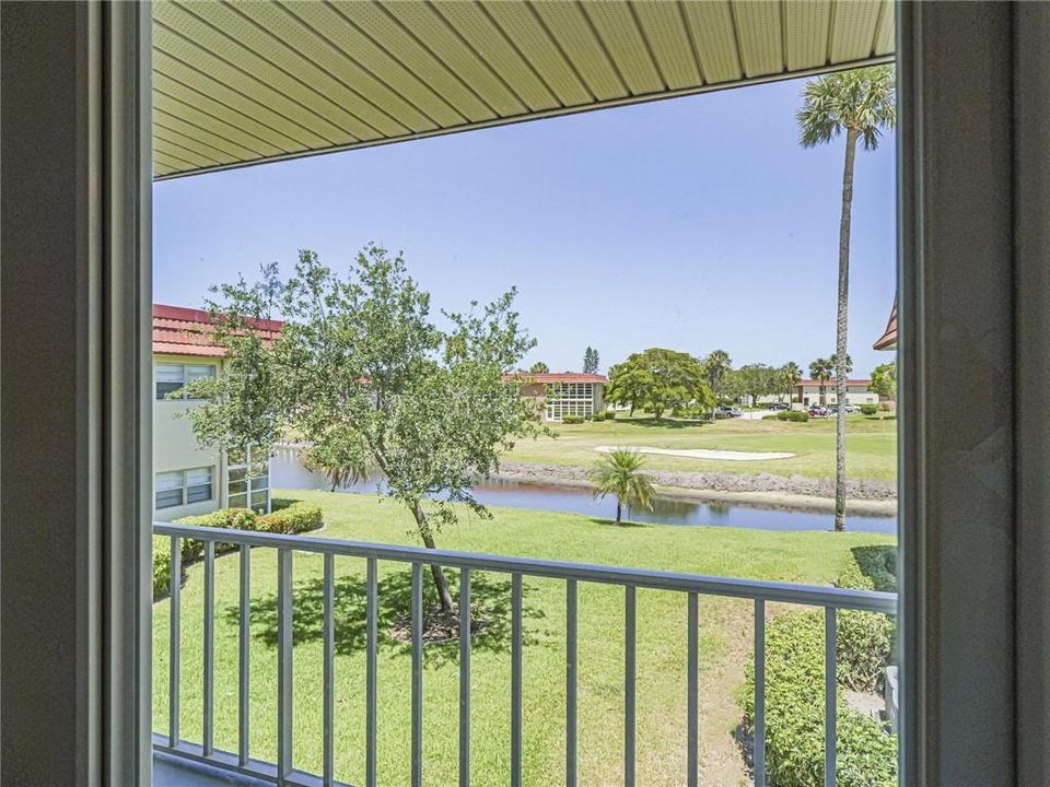 For Sale: $129,000 (1 beds, 1 baths, 934 Square Feet)