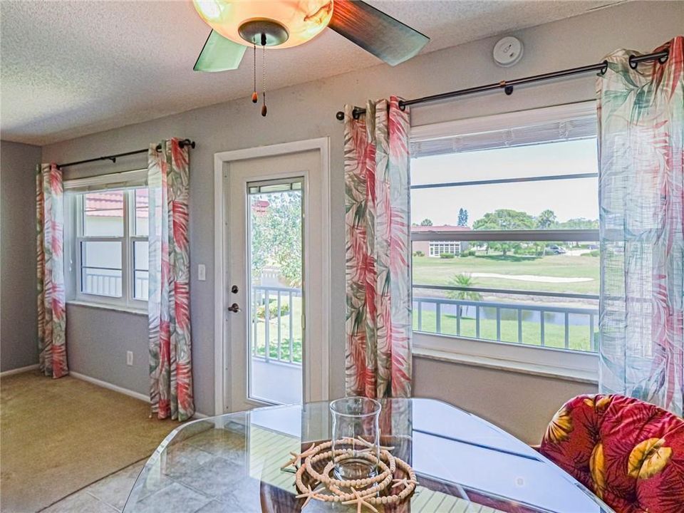 For Sale: $129,000 (1 beds, 1 baths, 934 Square Feet)