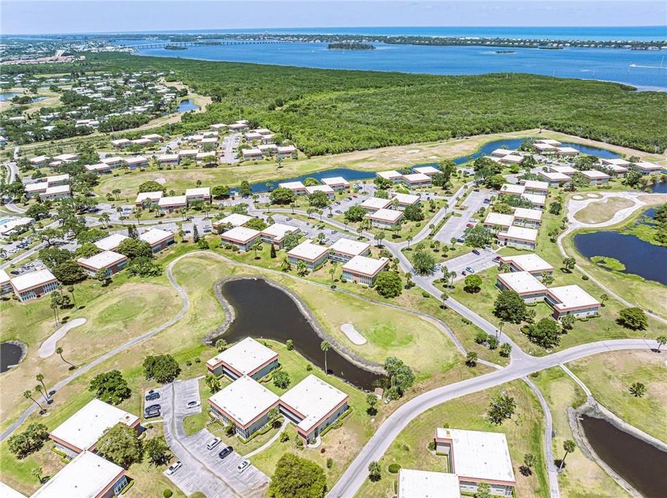 For Sale: $129,000 (1 beds, 1 baths, 934 Square Feet)