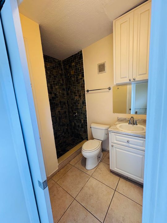 Activo con contrato: $1,575 (1 camas, 1 baños, 475 Pies cuadrados)