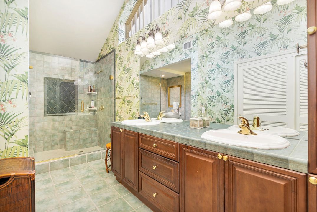 For Sale: $1,200,000 (3 beds, 2 baths, 2025 Square Feet)