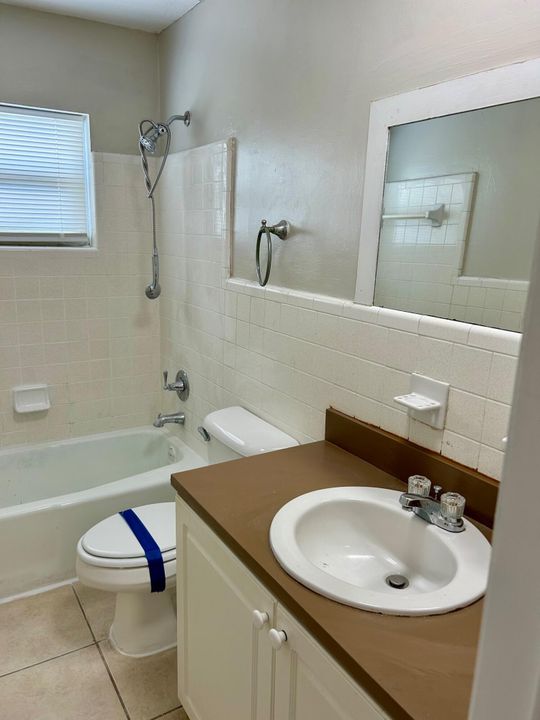 For Rent: $1,650 (2 beds, 1 baths, 784 Square Feet)