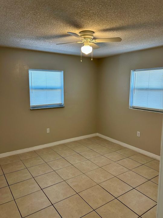 For Rent: $1,650 (2 beds, 1 baths, 784 Square Feet)