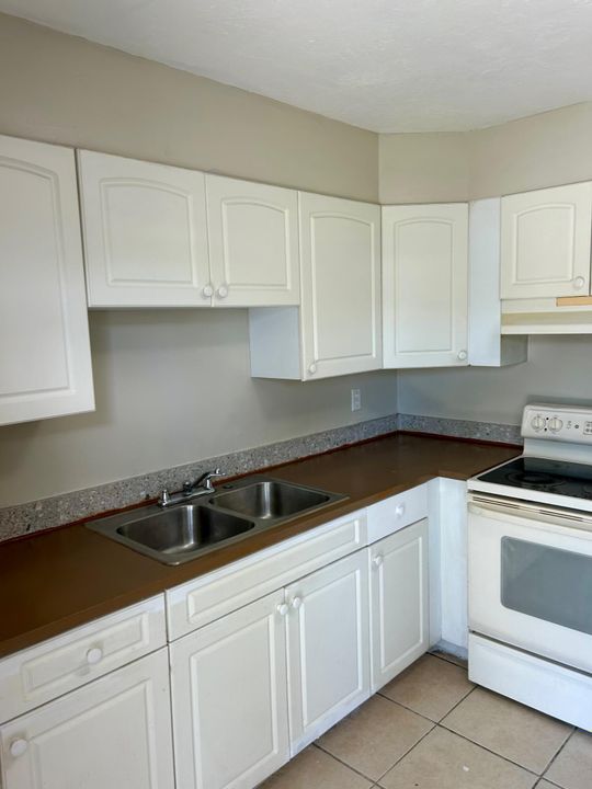 For Rent: $1,650 (2 beds, 1 baths, 784 Square Feet)