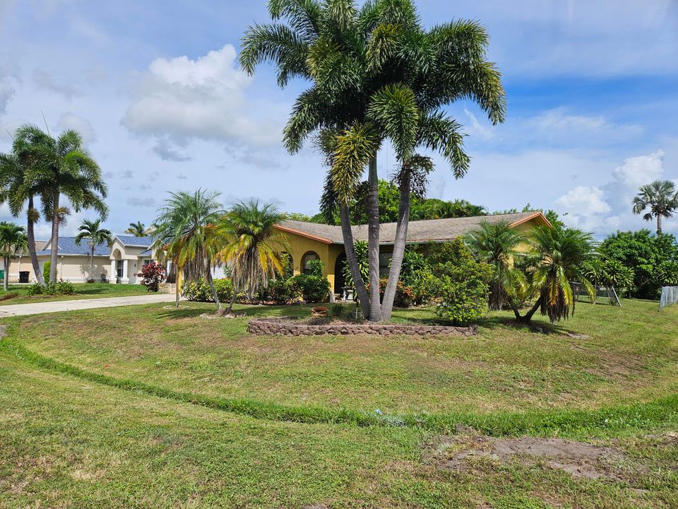 Active With Contract: $340,000 (3 beds, 2 baths, 1842 Square Feet)