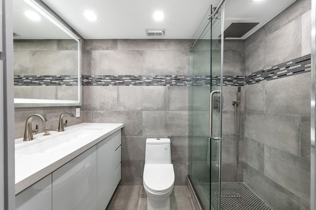 Active With Contract: $430,000 (2 beds, 2 baths, 896 Square Feet)