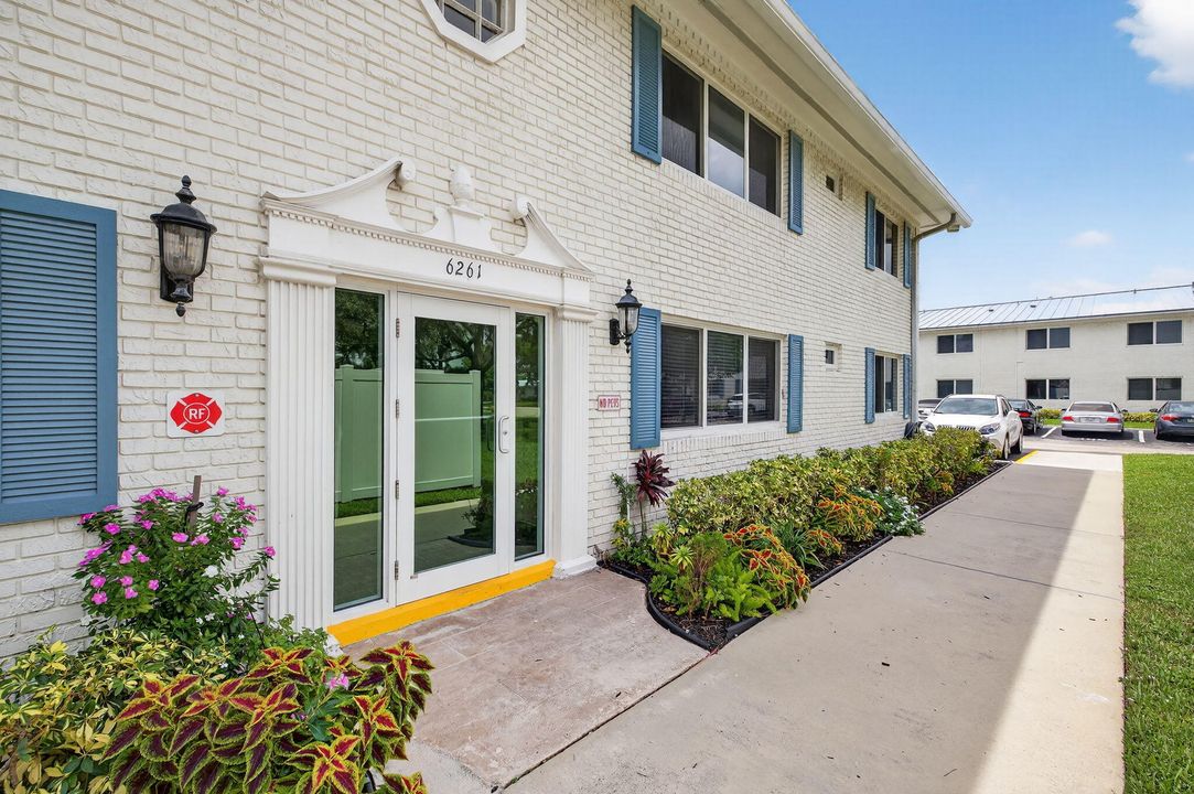 For Sale: $120,000 (1 beds, 1 baths, 650 Square Feet)