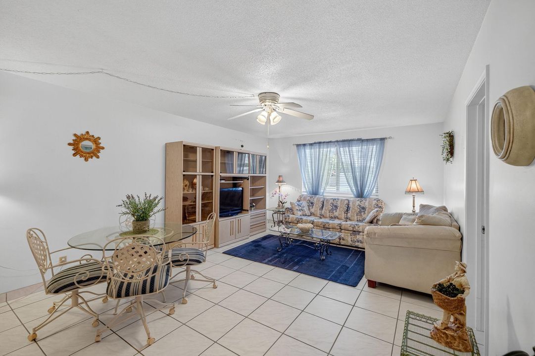 For Sale: $120,000 (1 beds, 1 baths, 650 Square Feet)