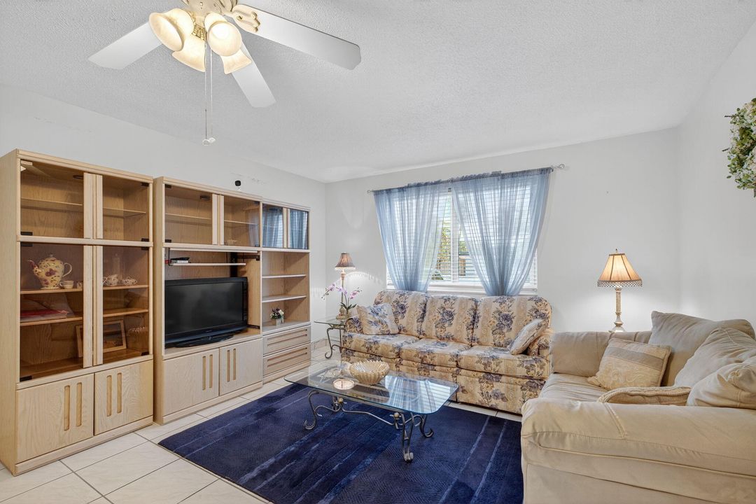 For Sale: $120,000 (1 beds, 1 baths, 650 Square Feet)