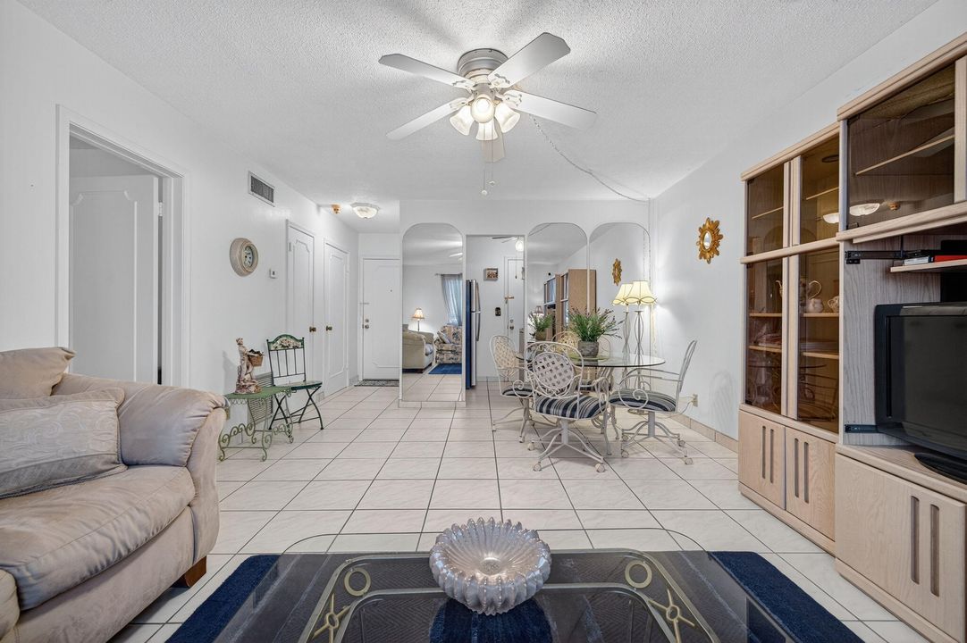 For Sale: $120,000 (1 beds, 1 baths, 650 Square Feet)