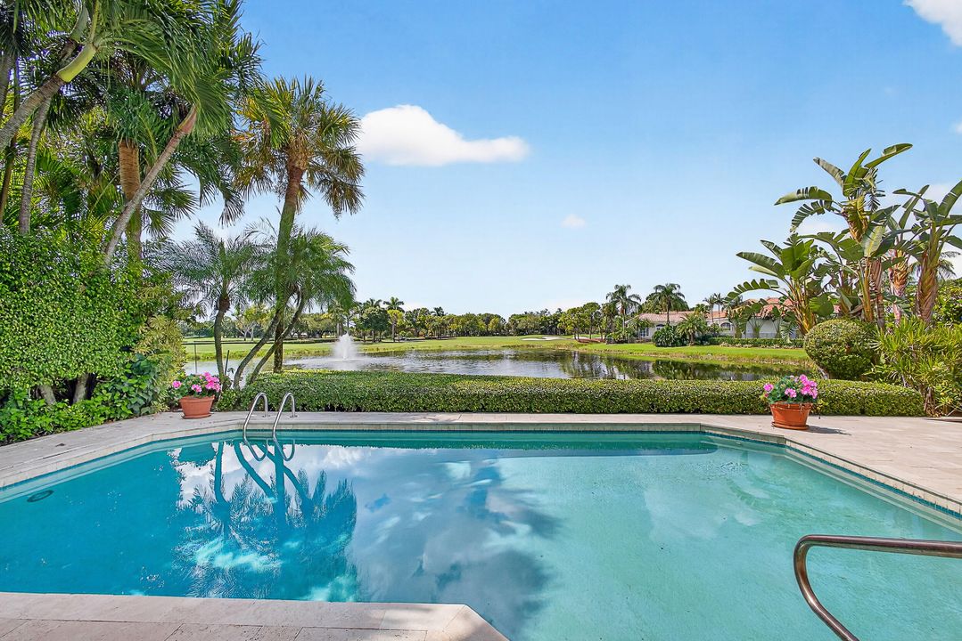 Vendido Recientemente: $2,750,000 (3 camas, 3 baños, 2775 Pies cuadrados)