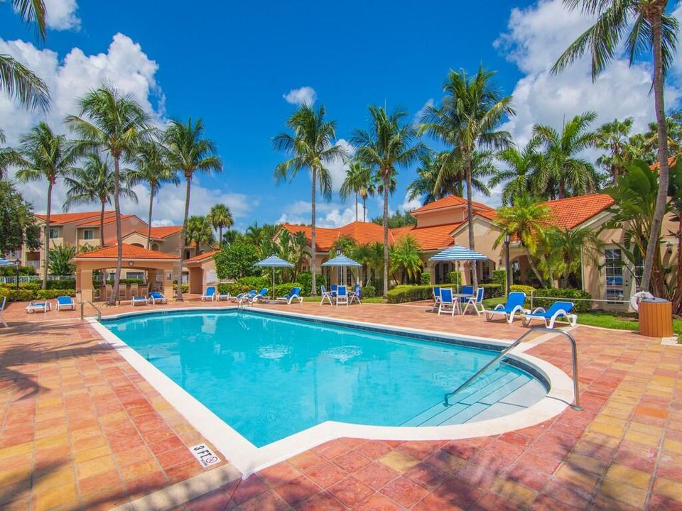 На продажу: $255,000 (2 спален, 2 ванн, 1140 Квадратных фут)